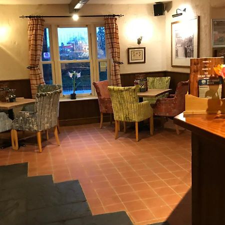 The Walnut Tree Inn Mere Mere  Εξωτερικό φωτογραφία