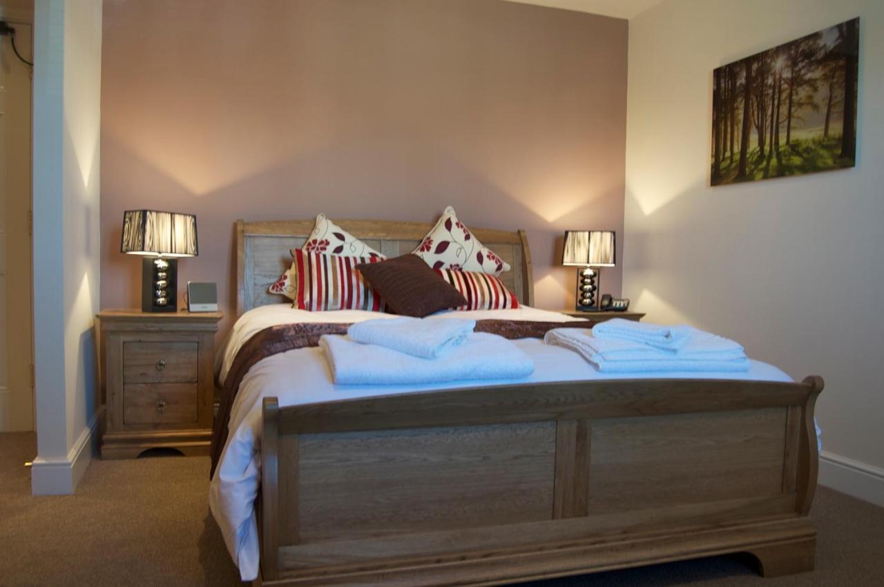 The Walnut Tree Inn Mere Mere  Εξωτερικό φωτογραφία